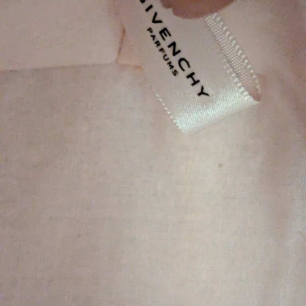 Givenchy - Picture 7 of 9